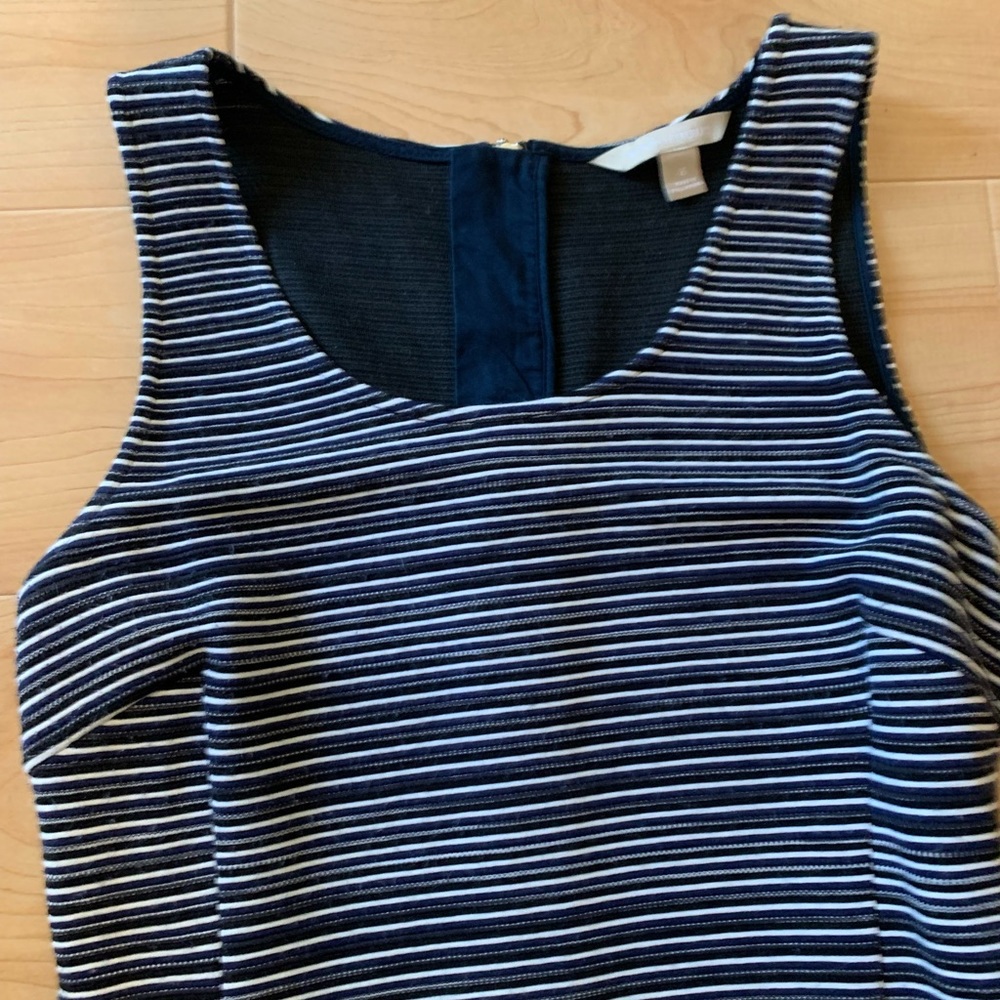 ✨HP✨ 🌻 2/$10 Banana Republic navy blue and white striped dress size 6 - Picture 4 of 10